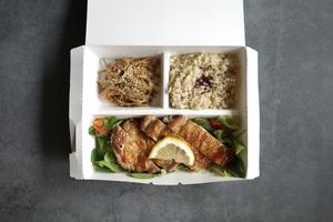国産鶏もも肉スパイシーカレー味【選べる副菜】/GrilledChicken&Brown Rice&Salad Set