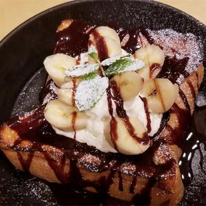 完熟バナナとチョコソースのもっちりフレンチ