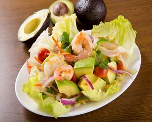 アジアンダイニングバー SAPANA(サパナ) アボカドとシーフードのサラダ!Avocado and seafood salad
