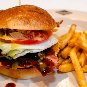 【常連さんに人気！】BJC Burger ベーコンハラペーニョチーズバーガー