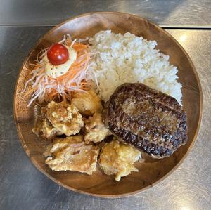 よくばりライス(からあげ＆ハンバーグ) Fried chicken ＆ Hamburg steak rice