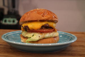 CHEESE BURGER / チーズバーガー