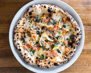 スモークサーモンのクリームPIZZA