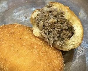 お肉たっぷりピロシキ「露」