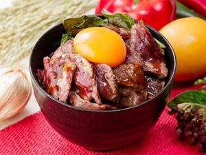TV放送された！たまご付き(牛ハラミ約100g)やわらか牛ハラミ丼