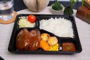 自家製デミグラスハンバーグ 240g(ディナー)