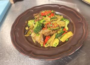 ステーキ和牛と彩り野菜のカレー風炒めWagyu Steak And Vegeuable Curry Stir Fry