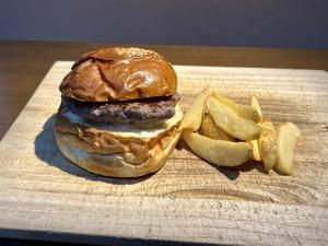スタンダードバーガー STANDARD BURGER [No sides included]