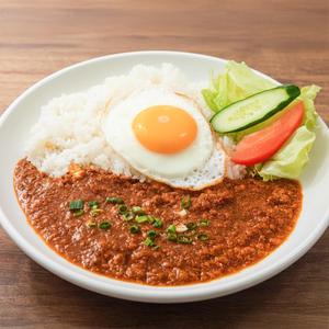 キーマカレーライス(目玉焼き付き)Keema Curry Rice with Egg
