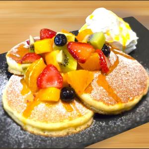 フルーツパンケーキ