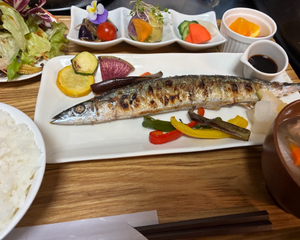 さんまの炭火塩焼き