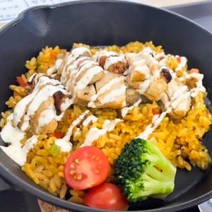 ランチドライカレー(タンドリーチキン添え)