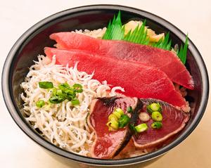 魚丼 まぐろカツオしらす丼 (104)
