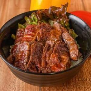 炭火焼牛ハラミ丼