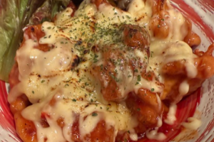 エビチリチーズ丼