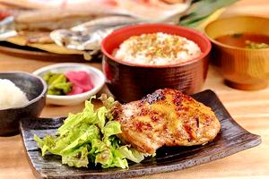 【焼肉★】丸ごと！鶏もも肉の加賀味噌漬け定食