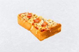 バジル香るベーコンピザトースト