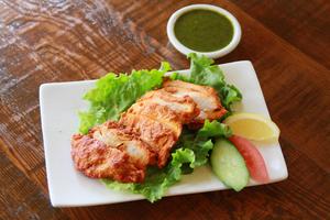 チキンティッカ CHICKEN TIKKA