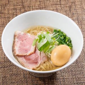 特製塩ラーメン(チャーシュー2枚煮卵入り)