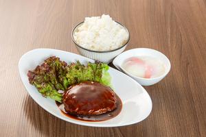 ハンバーグデミグラス温泉卵丼(温泉卵ダブル)