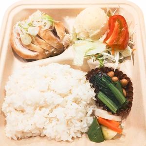 つくば鶏の蒸し鶏定食