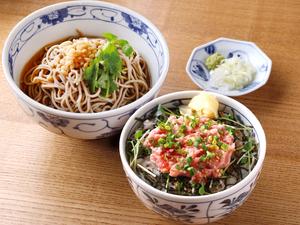 柿家すし たぬきそば【冷・温】とねぎとろ重〔小〕セット