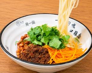 特製味付け豚肉入りまぜそば/醤香拌面