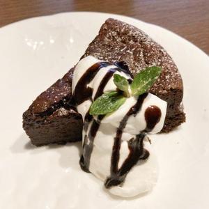 濃厚チョコレートケーキ