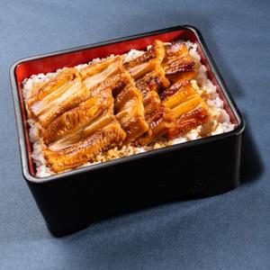煮穴子・焼き穴子の2色丼 Nianago and yakianago bowl (half ＆ half)