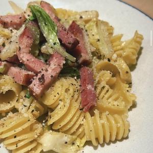 キャベツとベーコンのパスタ
