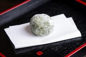 よもぎ大福(つぶあん)