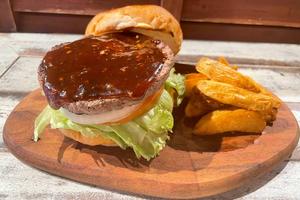 テリヤキバーガー Teriyaki Burger