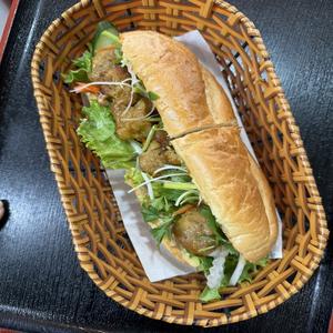 Bnh m th nng pate 焼き肉と自家製パテのバンミー