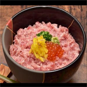 すし屋が作った本気の海鮮丼 三門 ねぎとろ丼