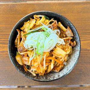 豚ホルモンキムチ丼
