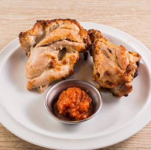 ガーリックチキン2p Garlic Chicken (2 Pieces)