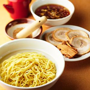 チャーシューつけ麺(茹でる前の生麺)