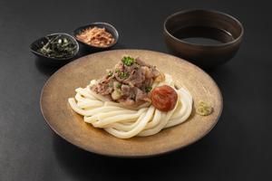 (冷)黒毛和牛の極太おうどん～梅～