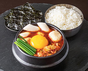 韓国トッポギ入り蟹つみれの純豆腐 〆雑炊セット ※生卵付き