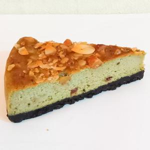 桑の葉とアボカドのチーズケーキ