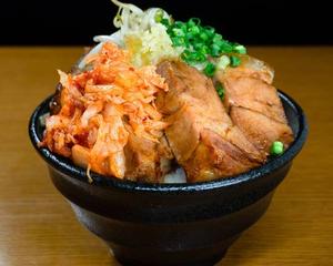 キムチ丼二郎(肉180g ライス300g)