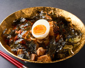 東京冷麺スタンド 韓国のりまみれのビビン麺 Kankoku nori Bibim Noodles