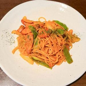 【店内1番人気】ナポリタン(サラダ付)