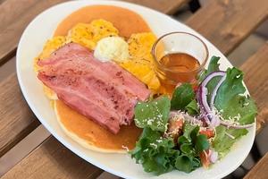 BACON＆SCRAMBLEDEGGS＆MAPLE  ベーコンエッグパンケーキ