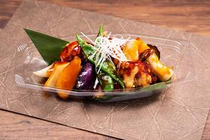 あえん 鶏のから揚げと素揚げ野菜の黒酢ソース(3人前)
