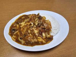 3種のキノコとベーコンのデミグラスチーズカレー