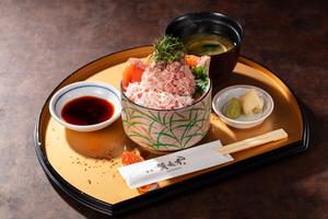 三宝海鮮丼