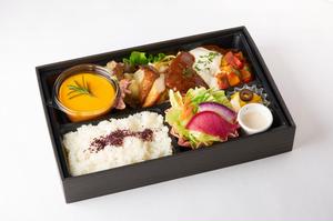 黒毛和牛のハンバーグと季節のポタージュスープ弁当