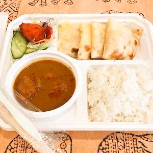 チキンマサラカレーとティッカとチーズナンセット Chicken Masala Curry, tikka and cheese naan set