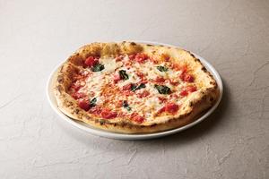 Italian Kitchen VANSAN 本場ナポリのマルゲリータ